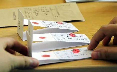 除了血液人的唾液能做親子鑒定嗎？能親子鑒定人的遺傳病史嗎？